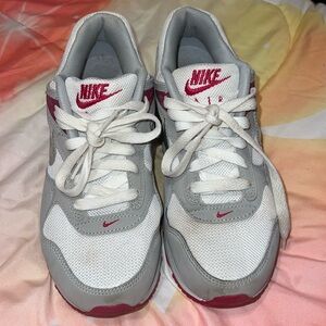 Woman’s Nike air max